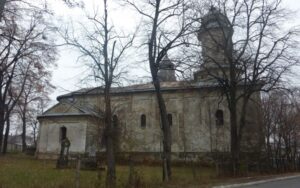 Biserica Armeneasca Sf. Treime - Locuri de vizitat in Botosani