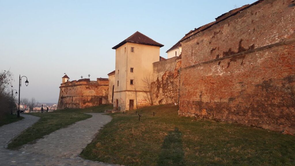 Obiective turistice Brasov - Cetatuia de pe Straja