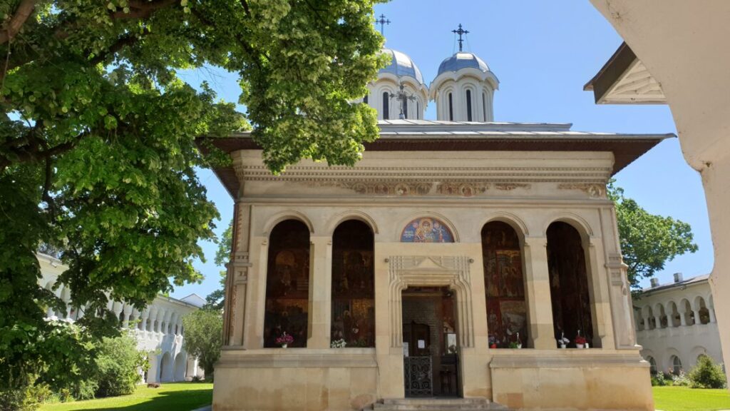 Locuri de vizitat langa Bucuresti Manastirii Caldarusani