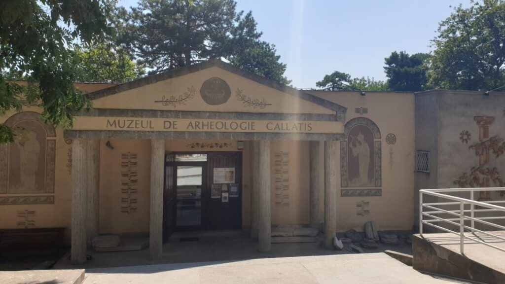 Locuri de vizitat in Mangalia Muzeul de Arheologie